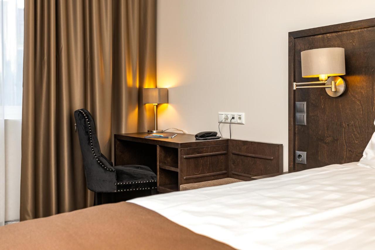 Adoryal Hotell Talin Exterior foto