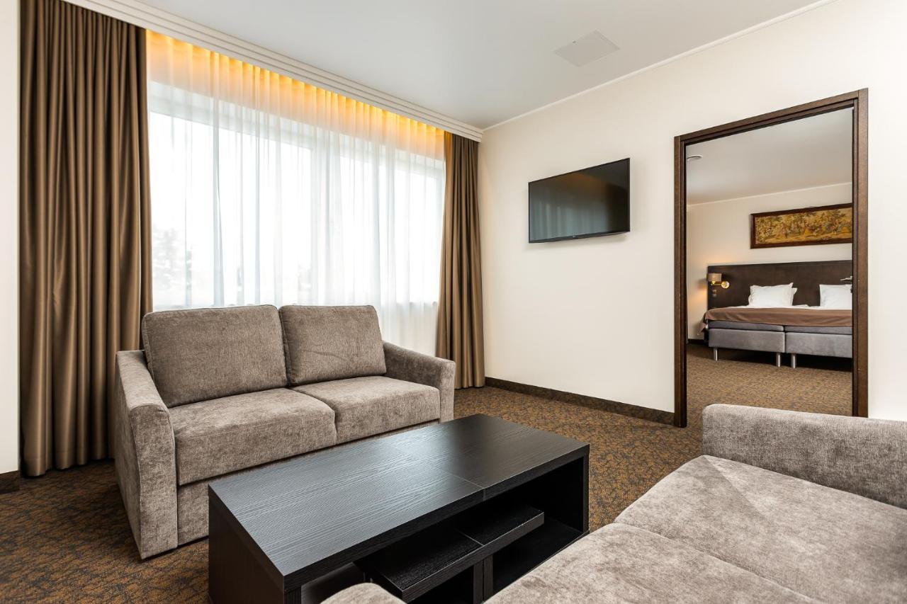 Adoryal Hotell Talin Exterior foto