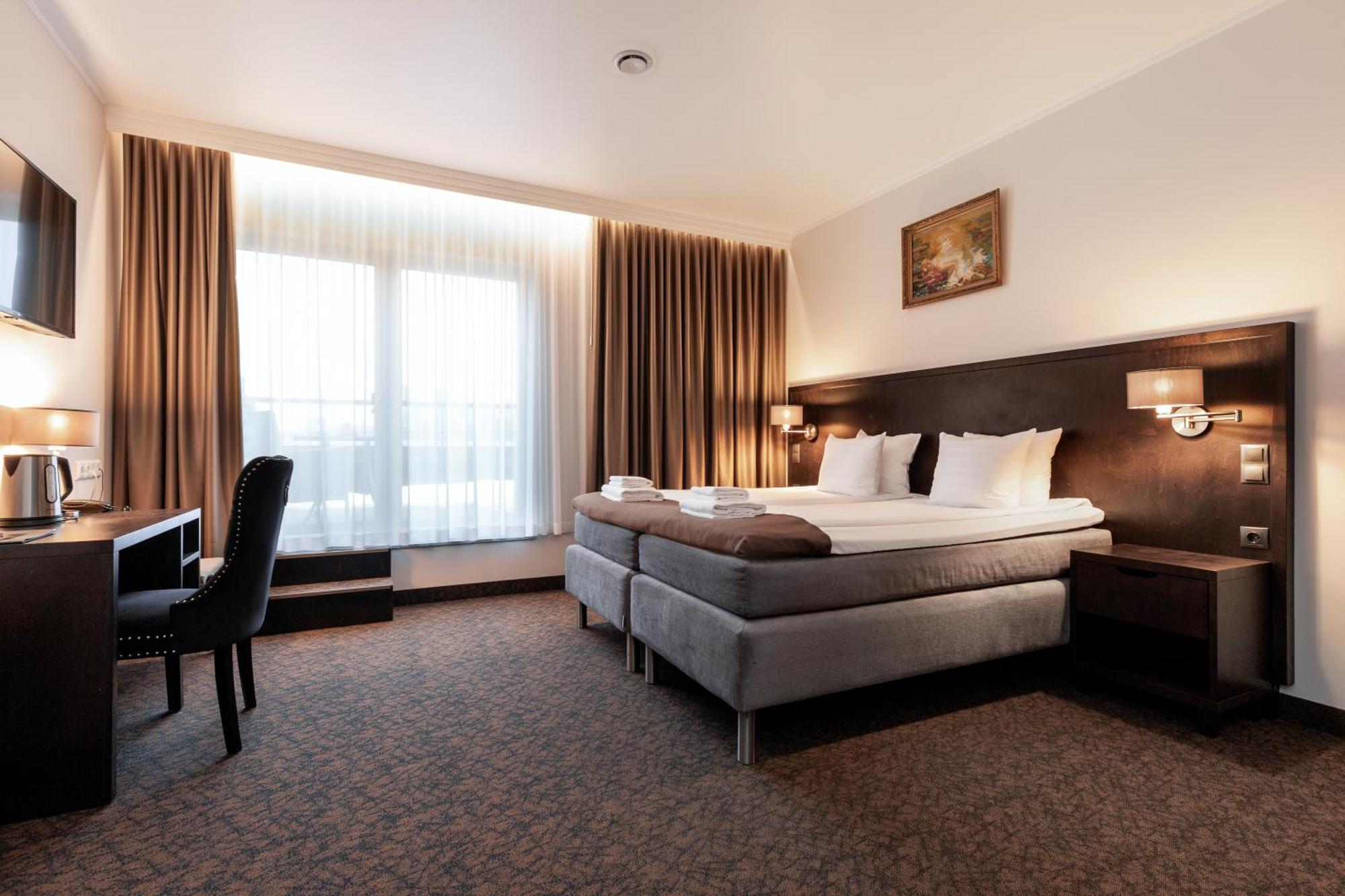 Adoryal Hotell Talin Exterior foto