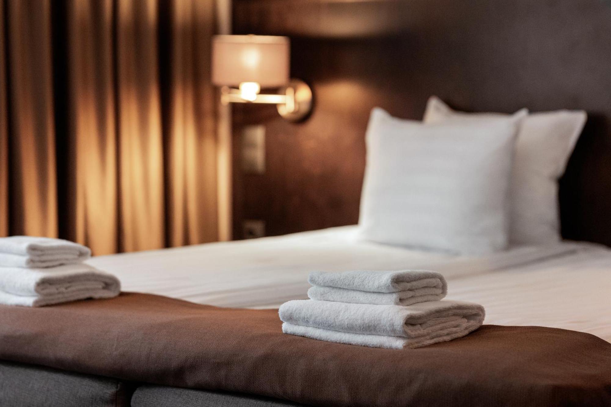Adoryal Hotell Talin Exterior foto