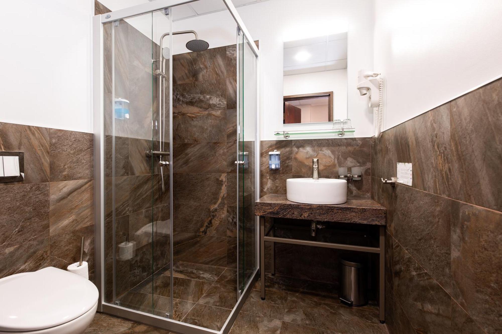 Adoryal Hotell Talin Exterior foto