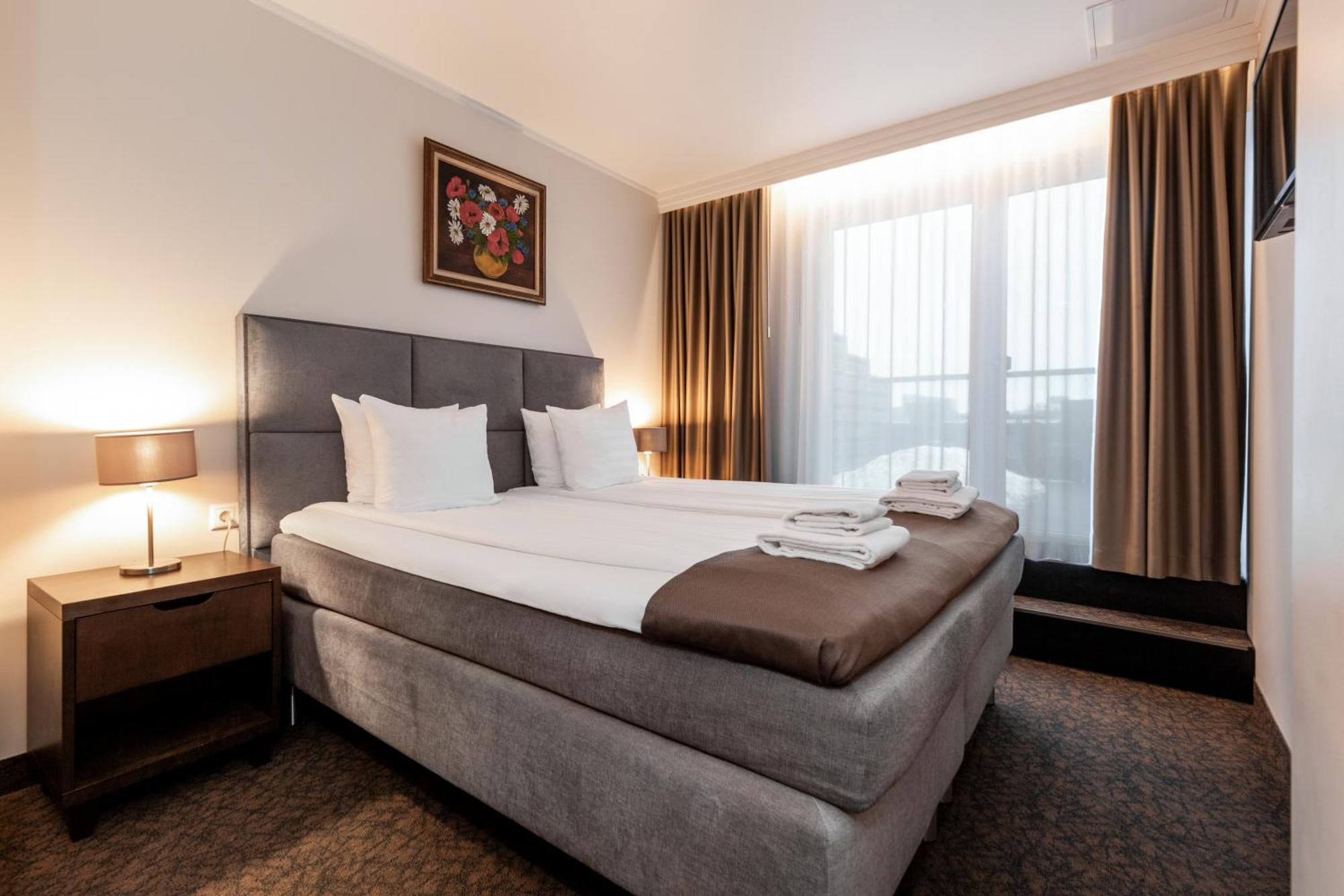 Adoryal Hotell Talin Exterior foto