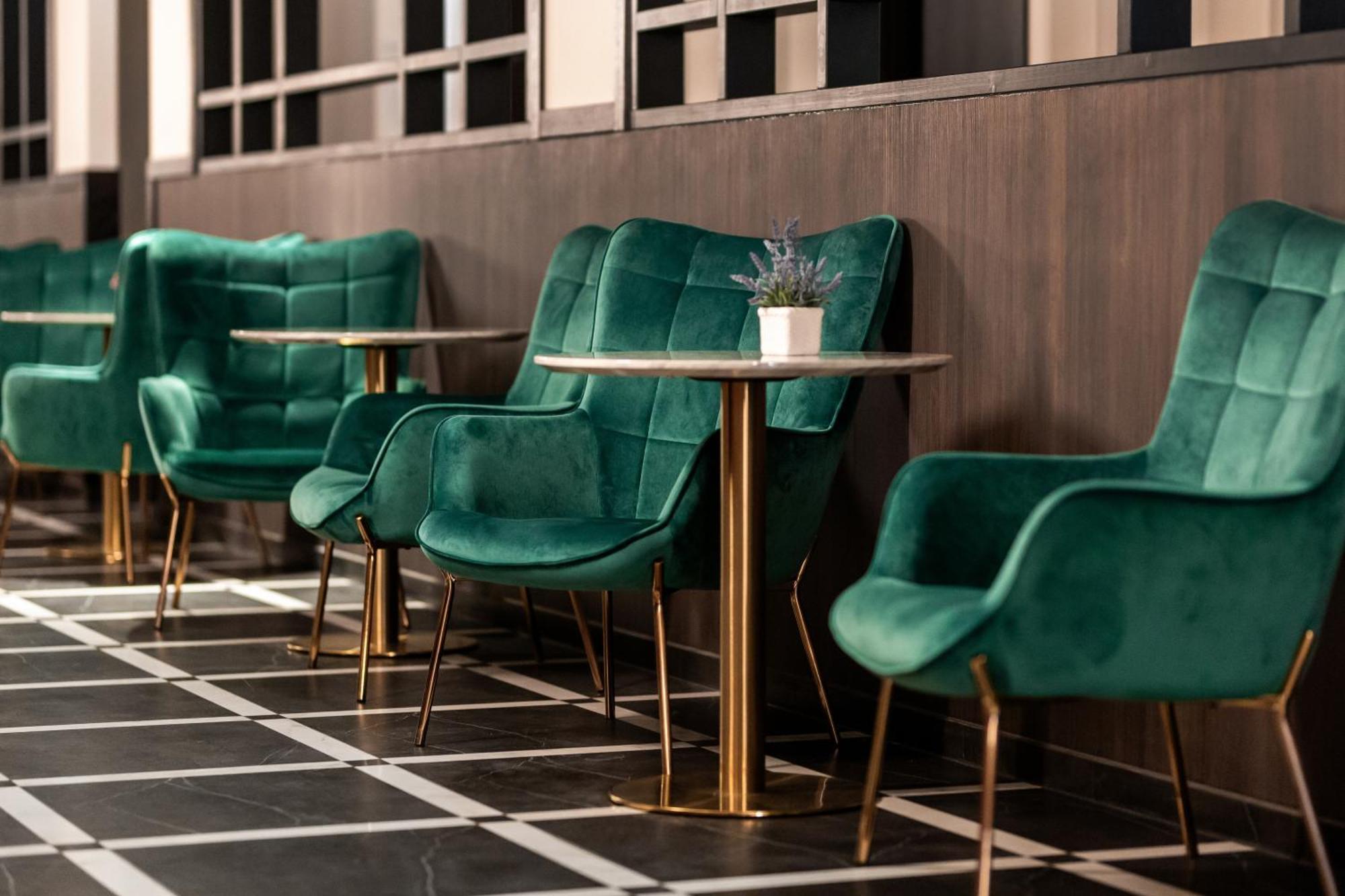 Adoryal Hotell Talin Exterior foto